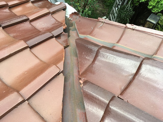 経年劣化が見受けられる谷板金